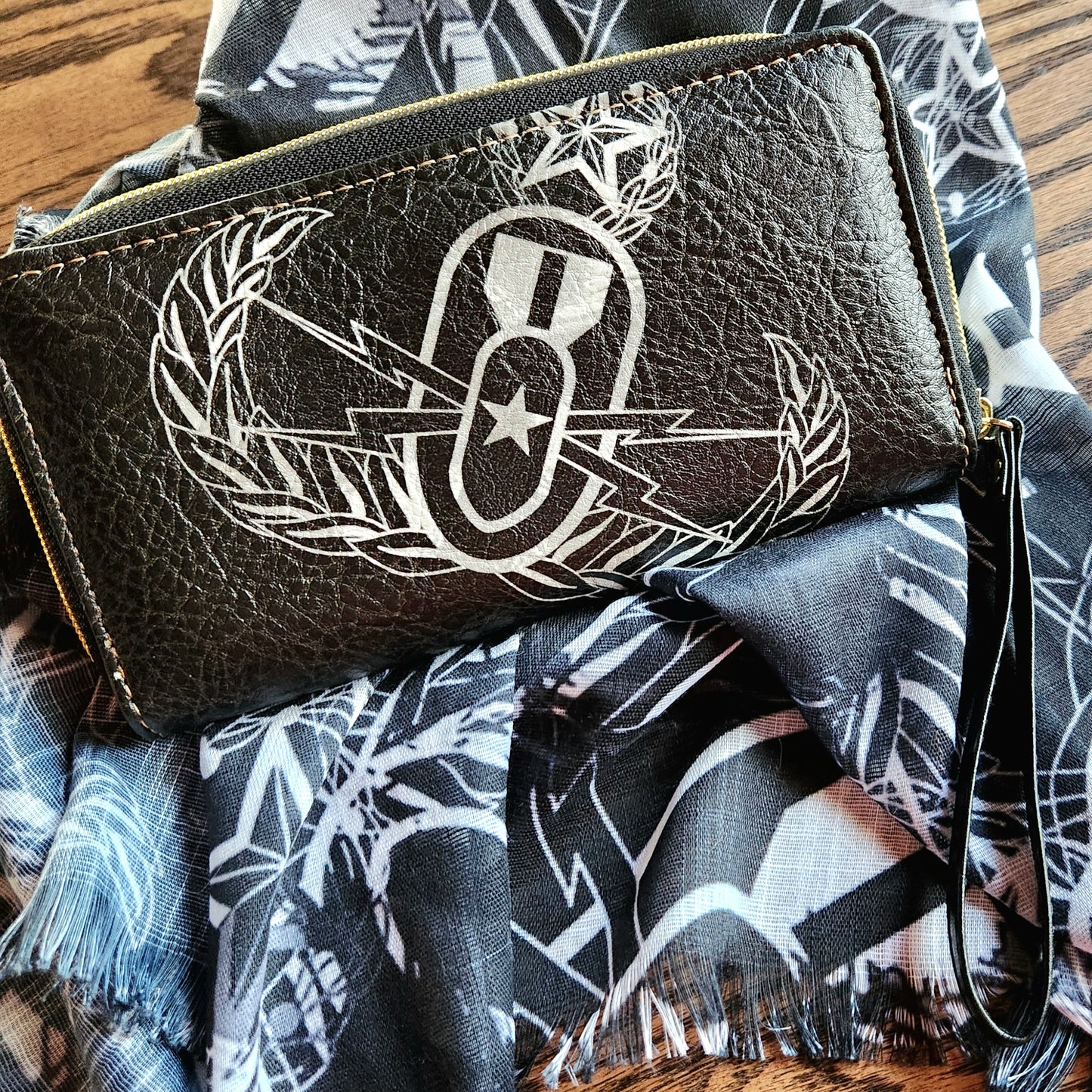 Print On Demand - Pashmina Scarf - "It's 5 o'clock Somewhere" (White on Black)