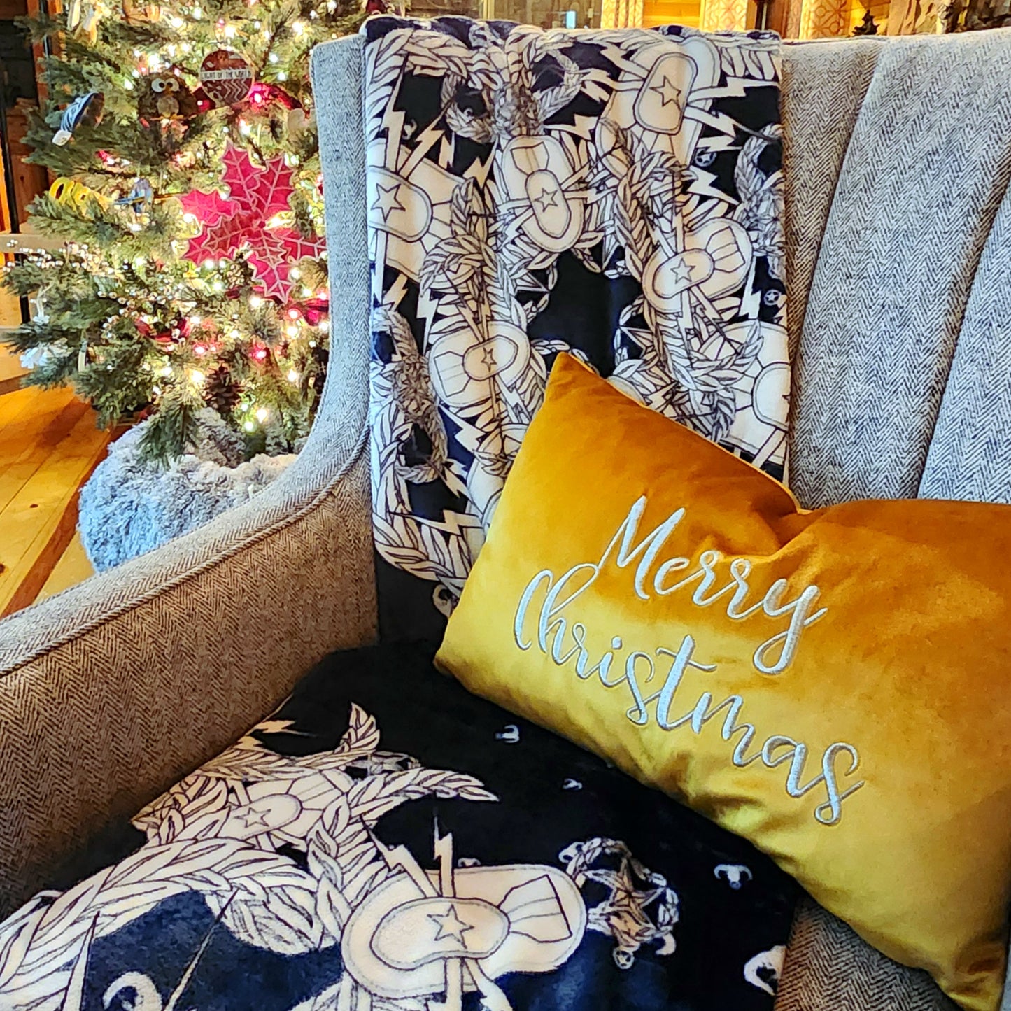 Plush Throw Blanket - "EOD Snowflakes"