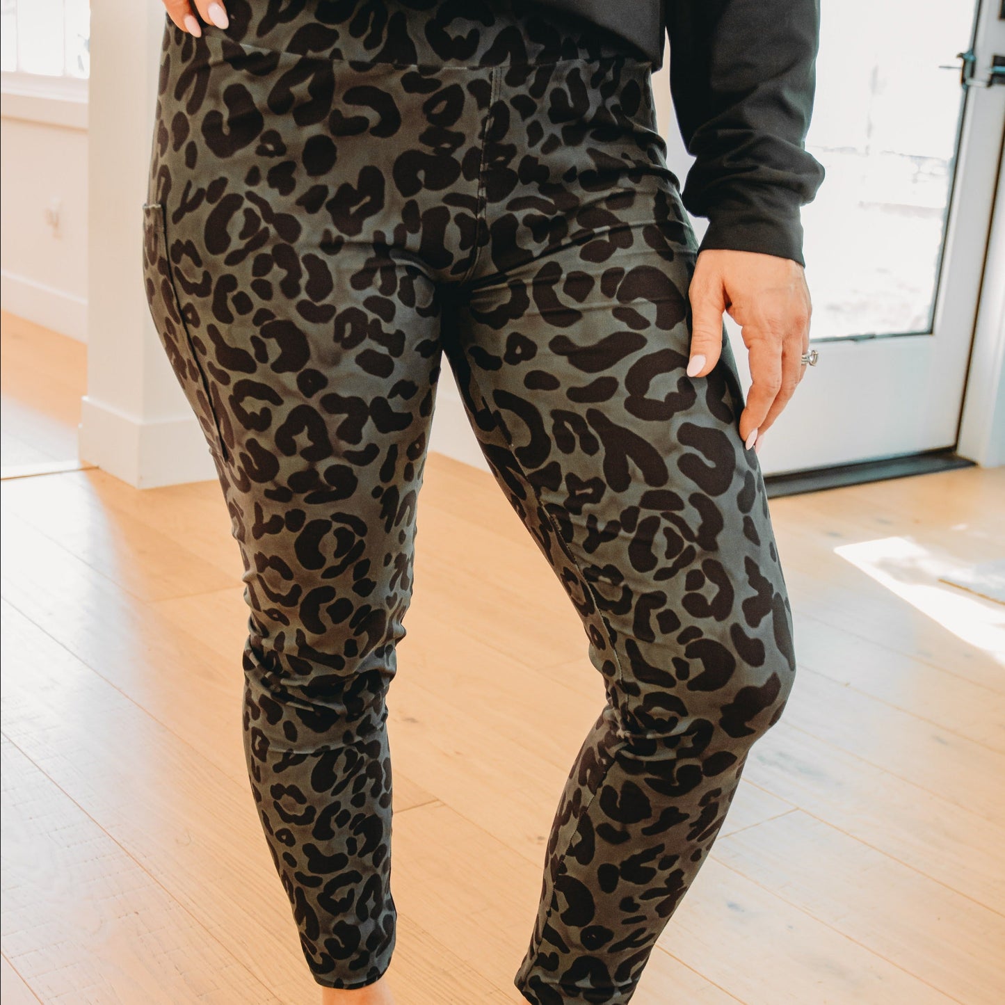 Leopard Pattern Leggings Women Leggings Animal Print Look Yoga and Athletic  Wear Jungle Look -  Canada
