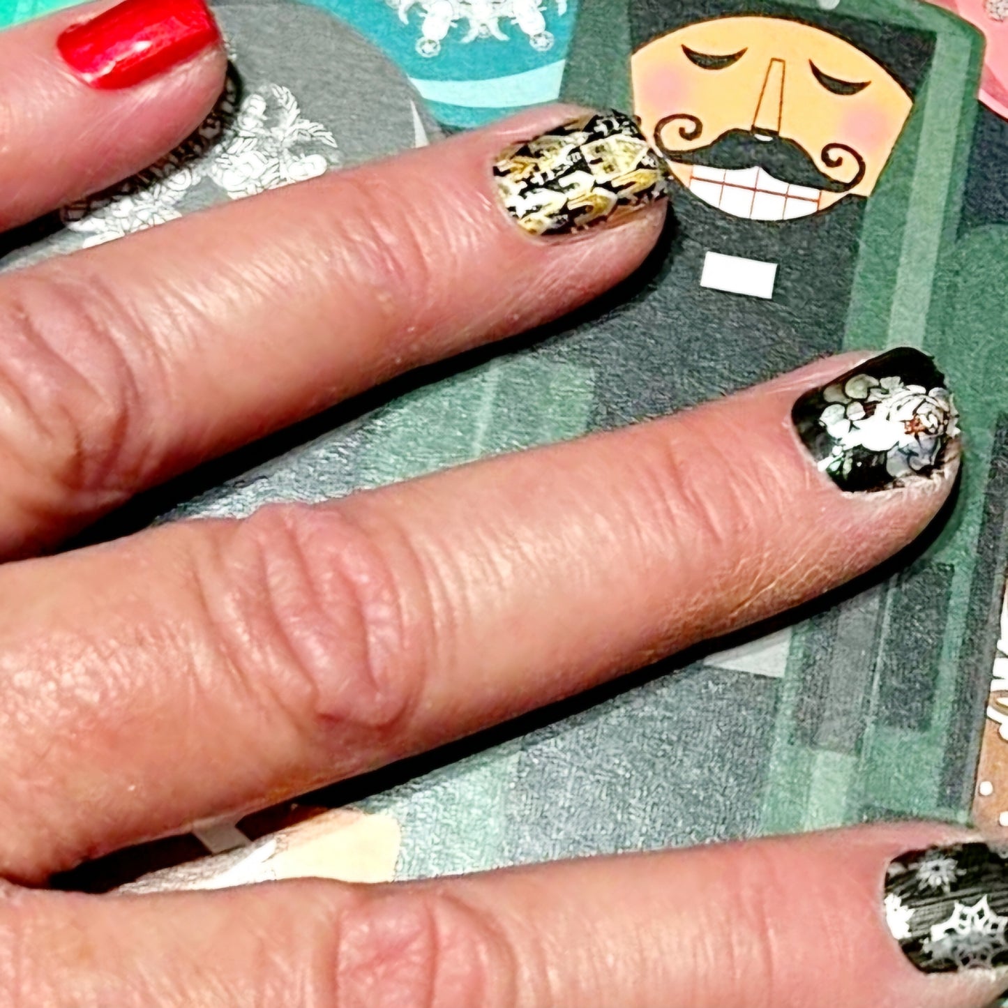 Nail Art Strips - "Roam for the Holidays"