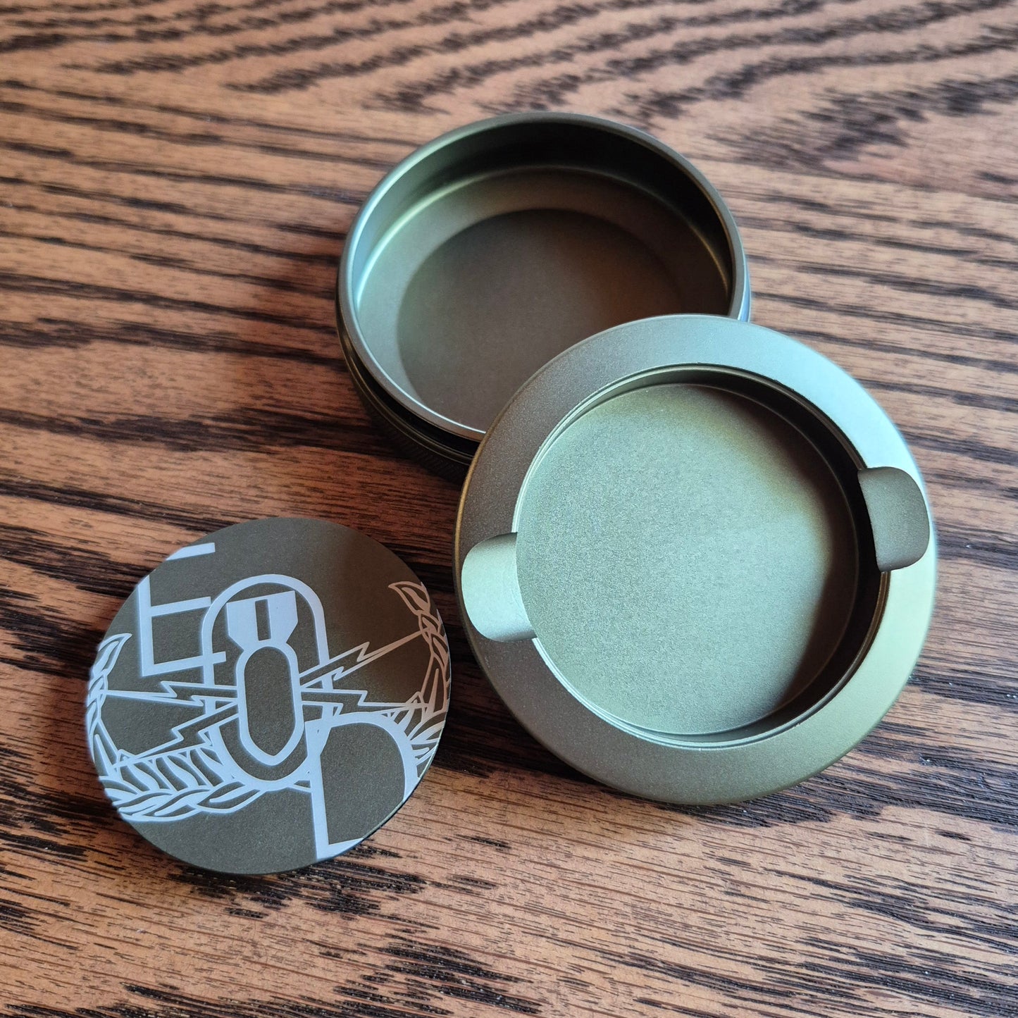 Smokeless Nicotine Container - "Basic Badge"