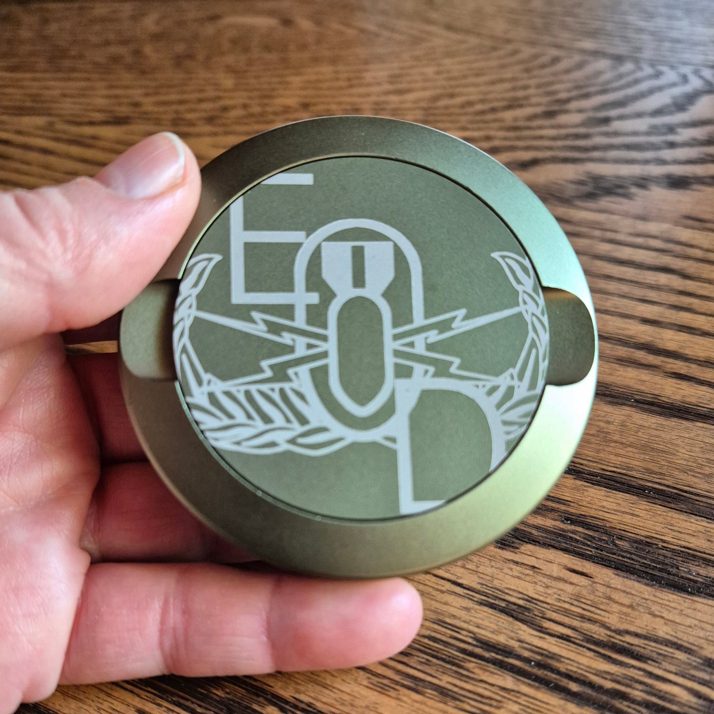 Smokeless Nicotine Container - "Basic Badge"