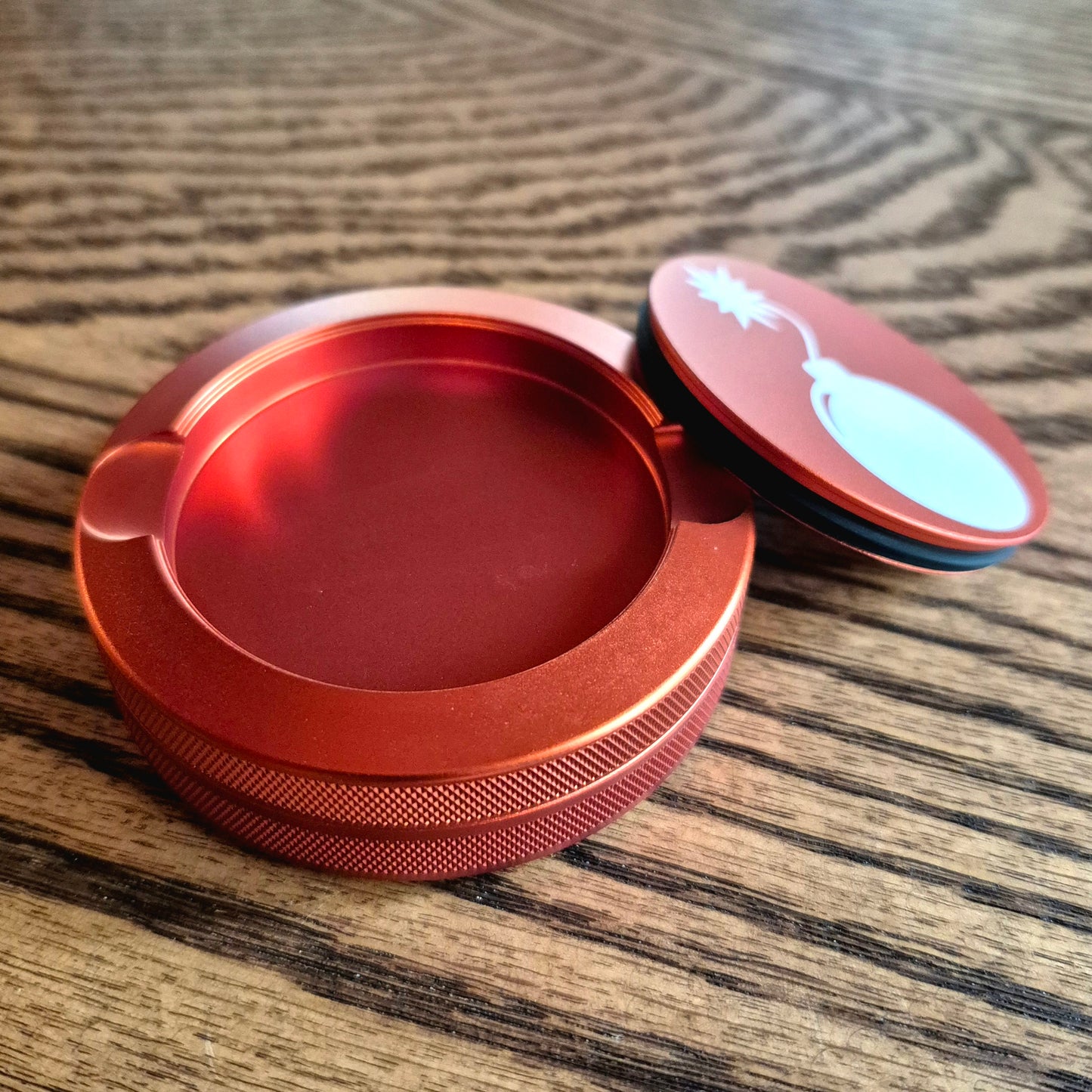 Smokeless Nicotine Container - "Old School Bomb"