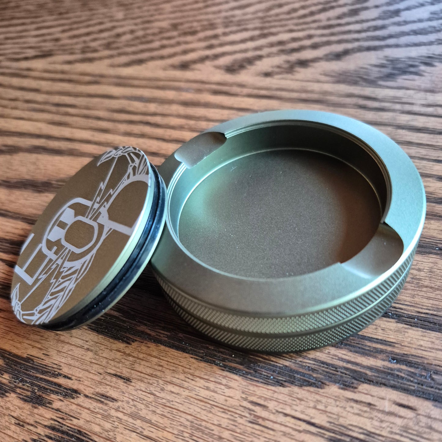 Smokeless Nicotine Container - "Basic Badge"