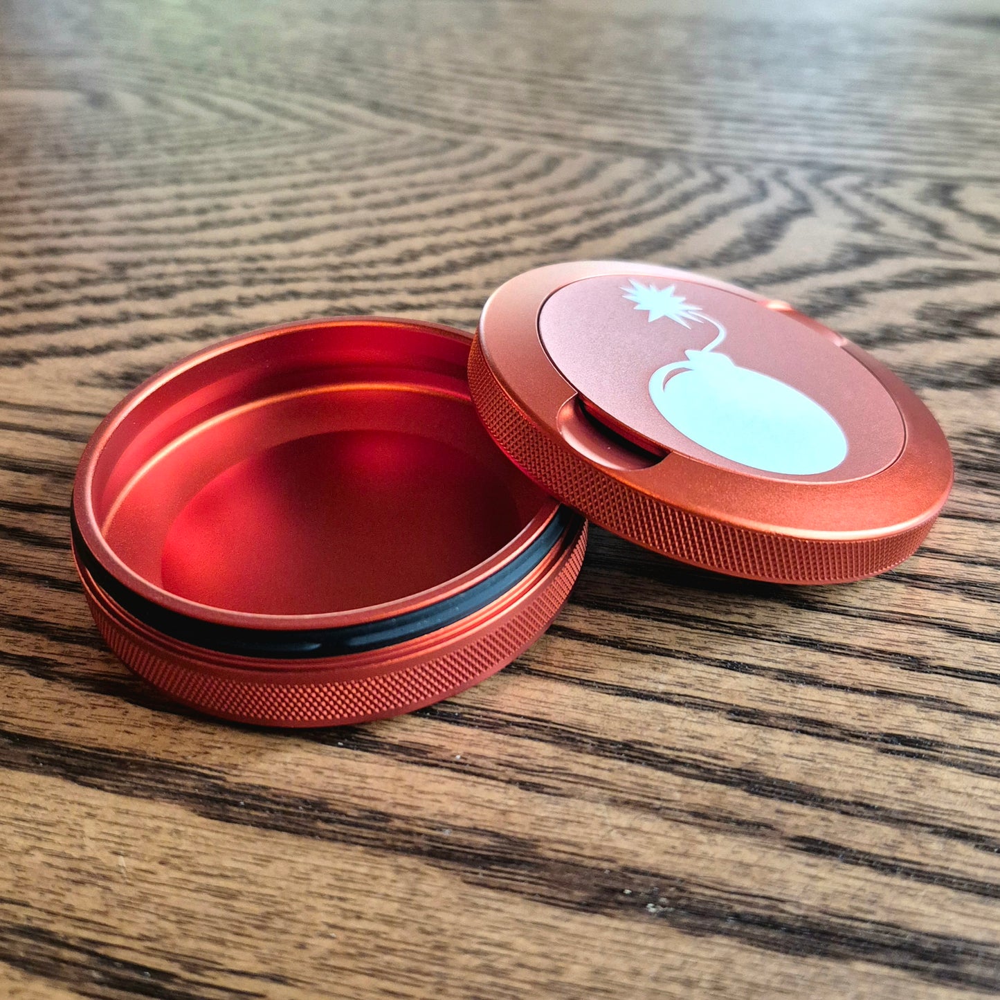 Smokeless Nicotine Container - "Old School Bomb"